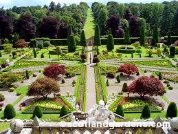 Drummond Castle Gardens